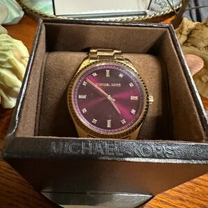 Michael Kors Gold and Dark Dial Watch GUC NEEDS BATTERY